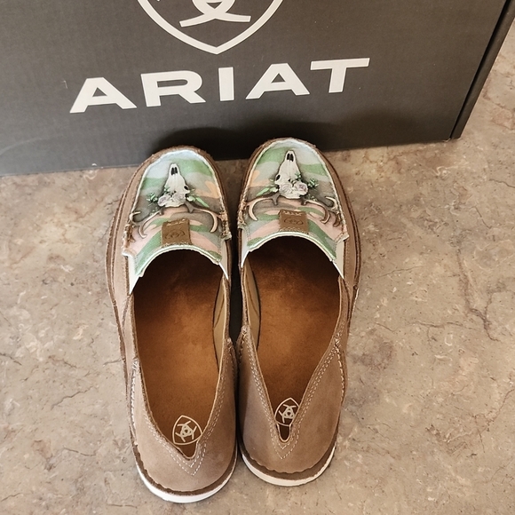 Ariat cruiser size 9 women's shoe - Picture 6 of 7